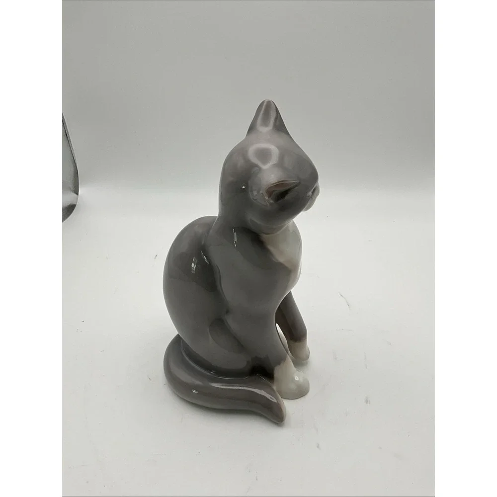 Royal Copenhagen B&G Porcelain Gray Cat Figurine #2256 Denmark Rubin Collection